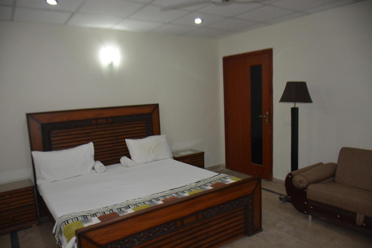 The Travelers Den Hotel Islamabad Exterior foto