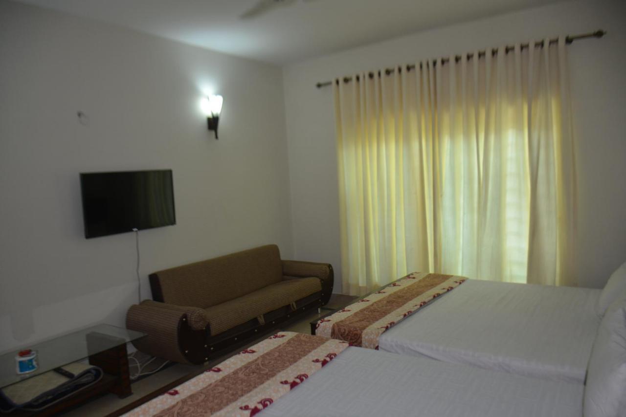 The Travelers Den Hotel Islamabad Exterior foto