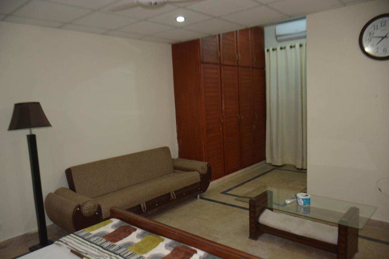 The Travelers Den Hotel Islamabad Exterior foto