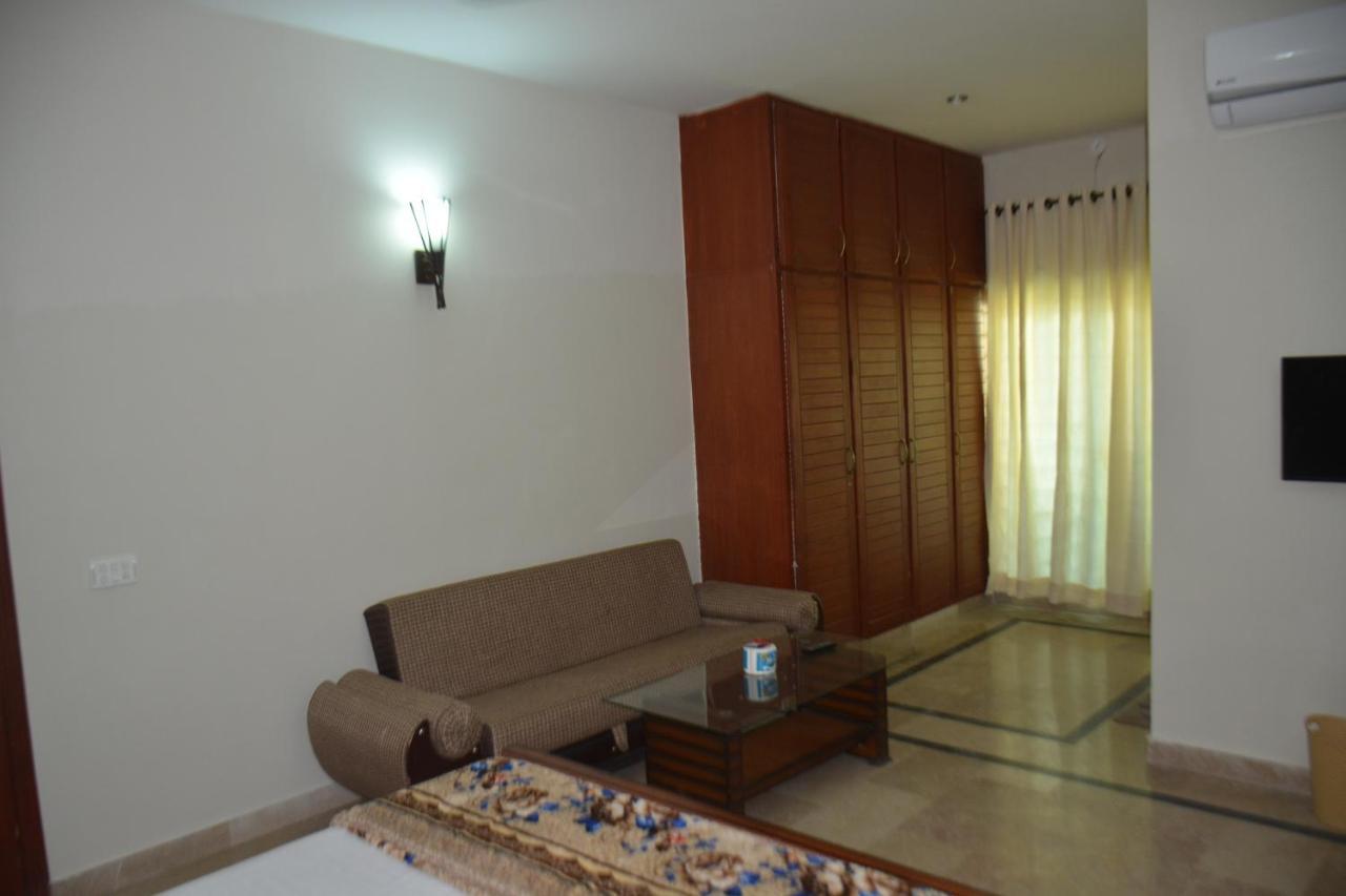 The Travelers Den Hotel Islamabad Exterior foto